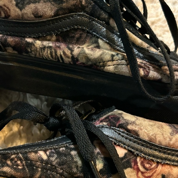 Old School Floral Print Vans - Picture 4 of 8